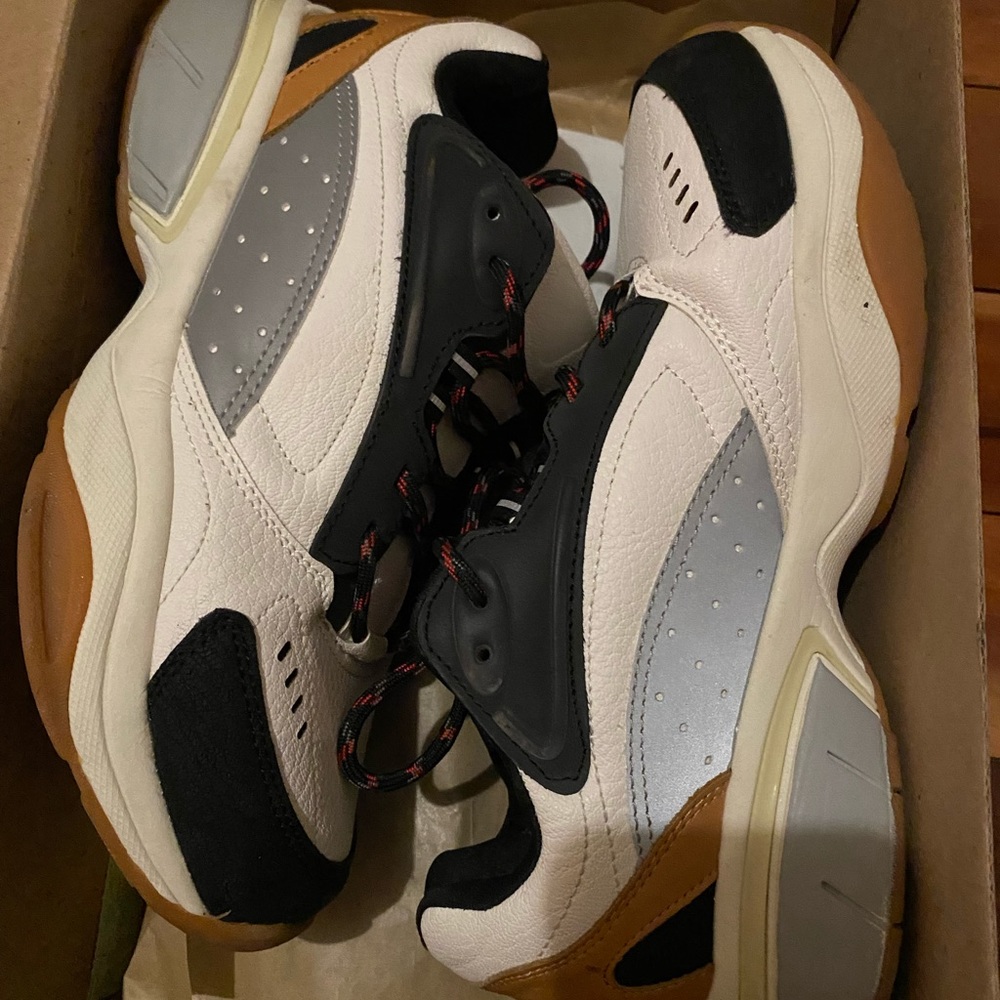 Retro style chunky sneakers with reflective detail size 41